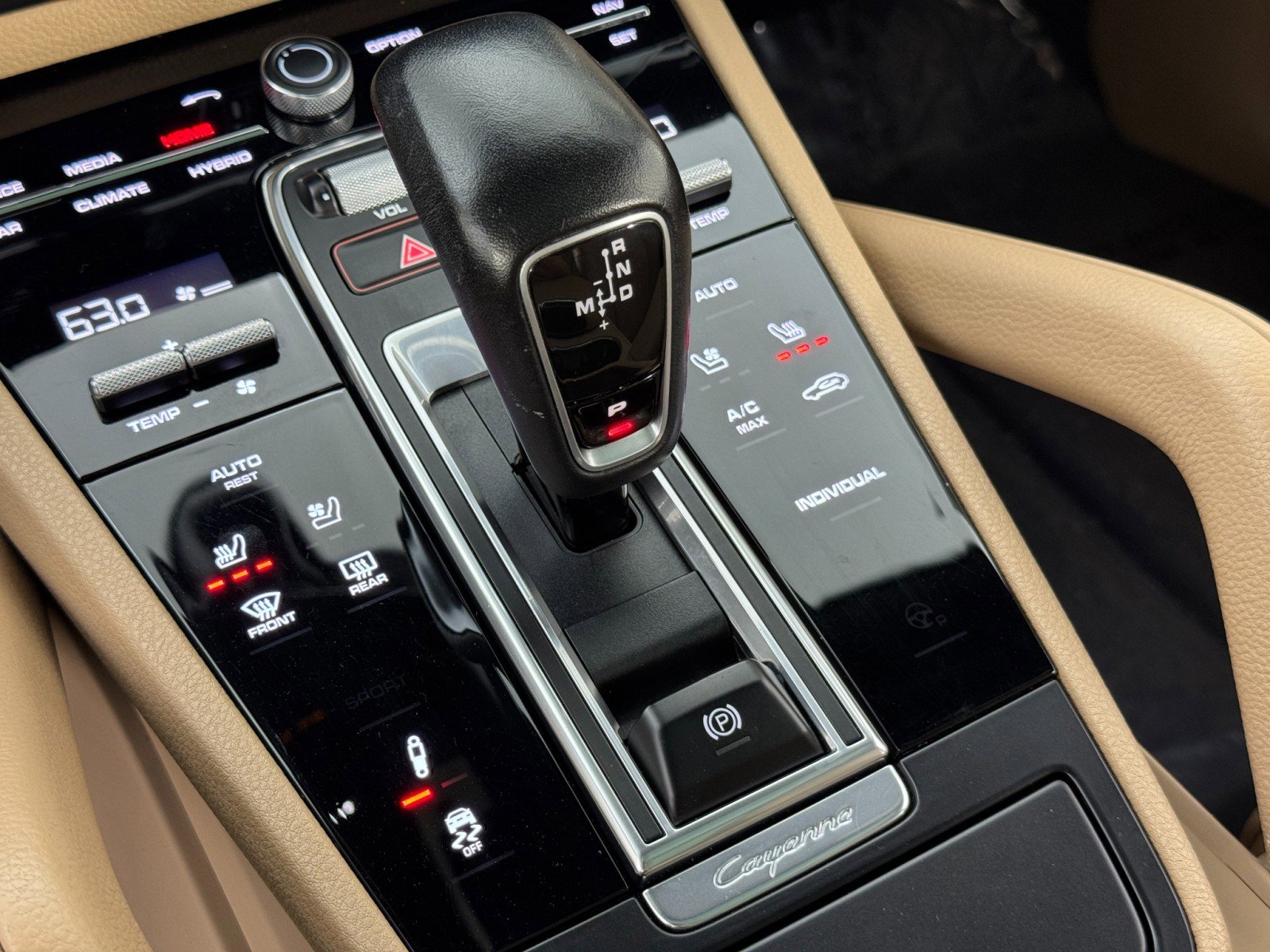 Used 2019 Porsche Cayenne E-Hybrid image 31