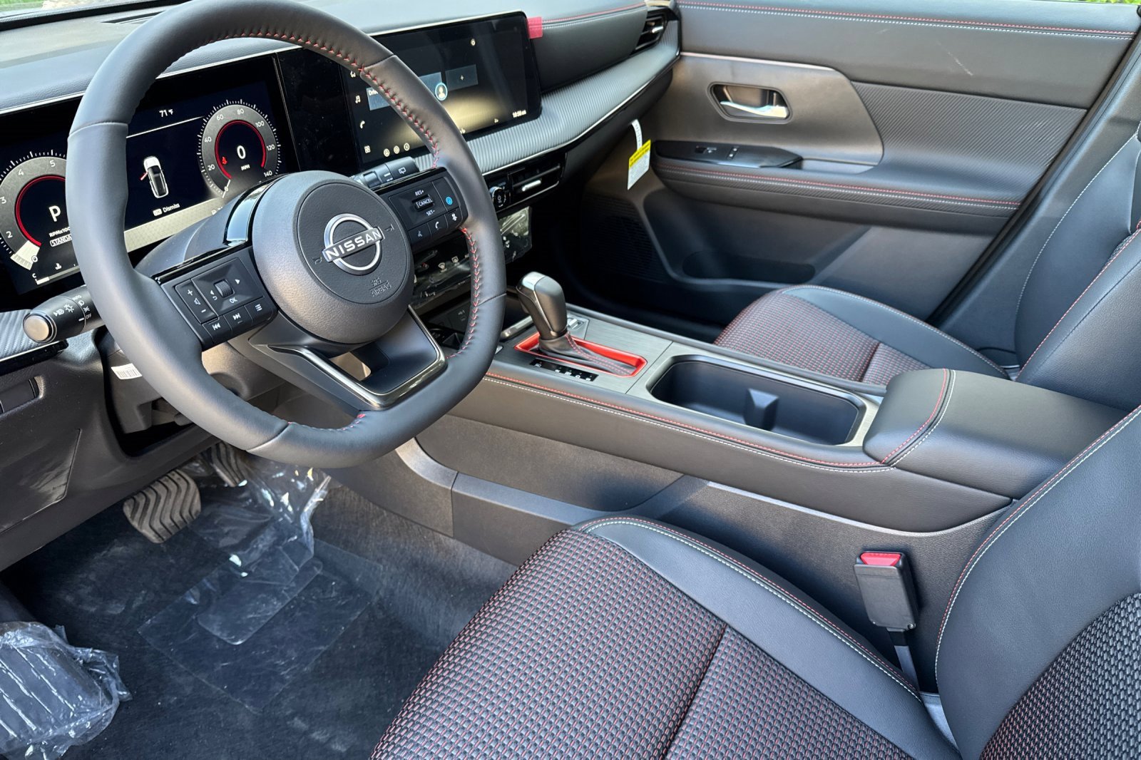 New 2026 Nissan Kicks SR w/ SR Premium Package image 7