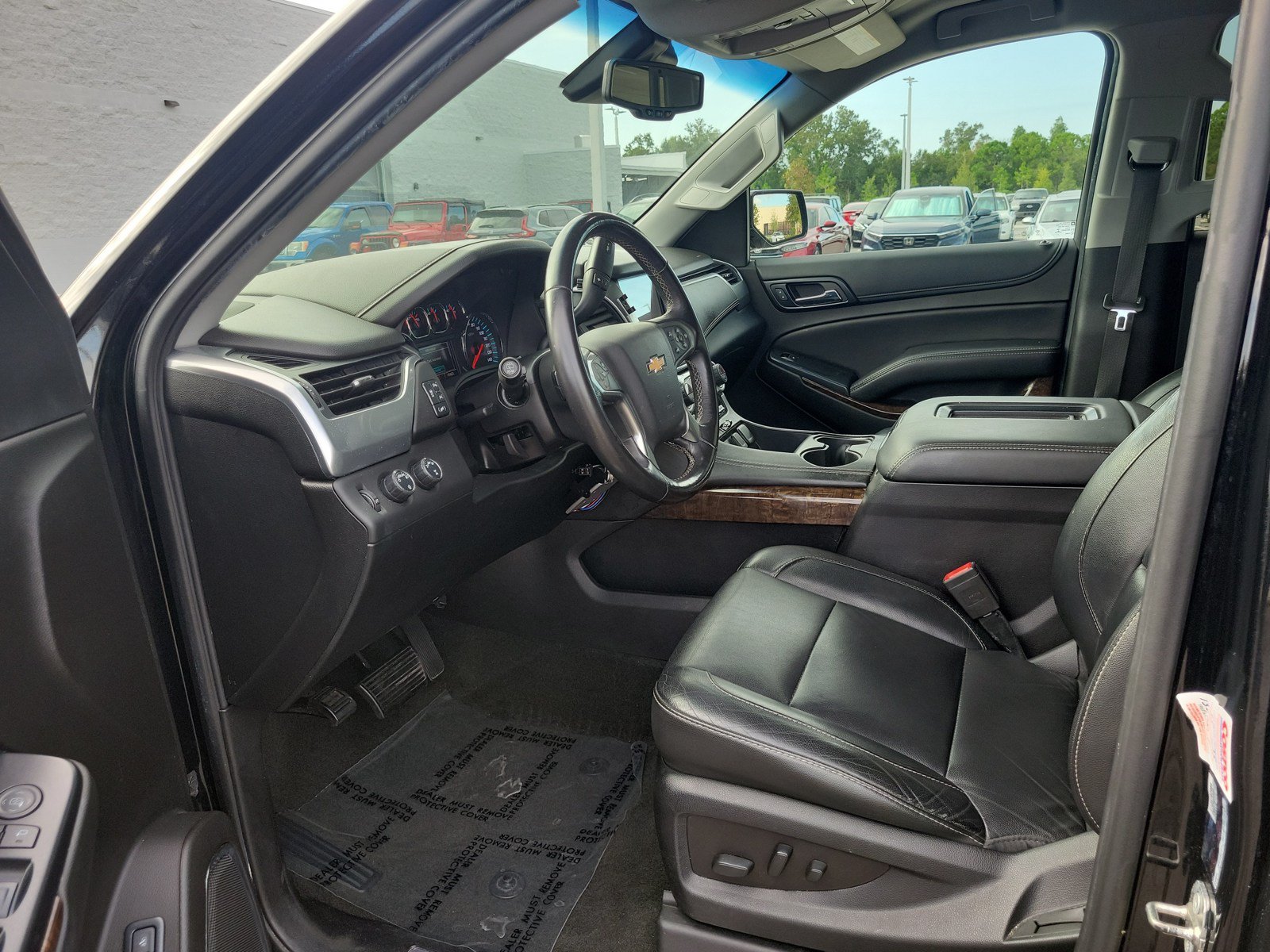 Used 2018 Chevrolet Suburban LT AWD/4WD image 15