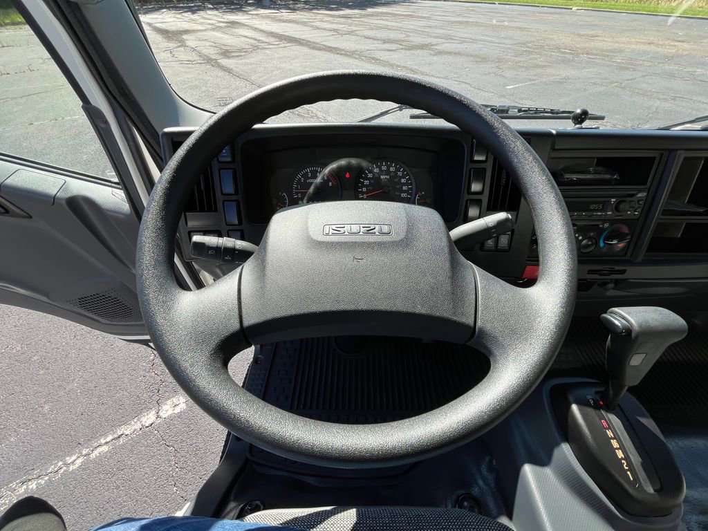 Used 2024 Isuzu NPR RWD image 20