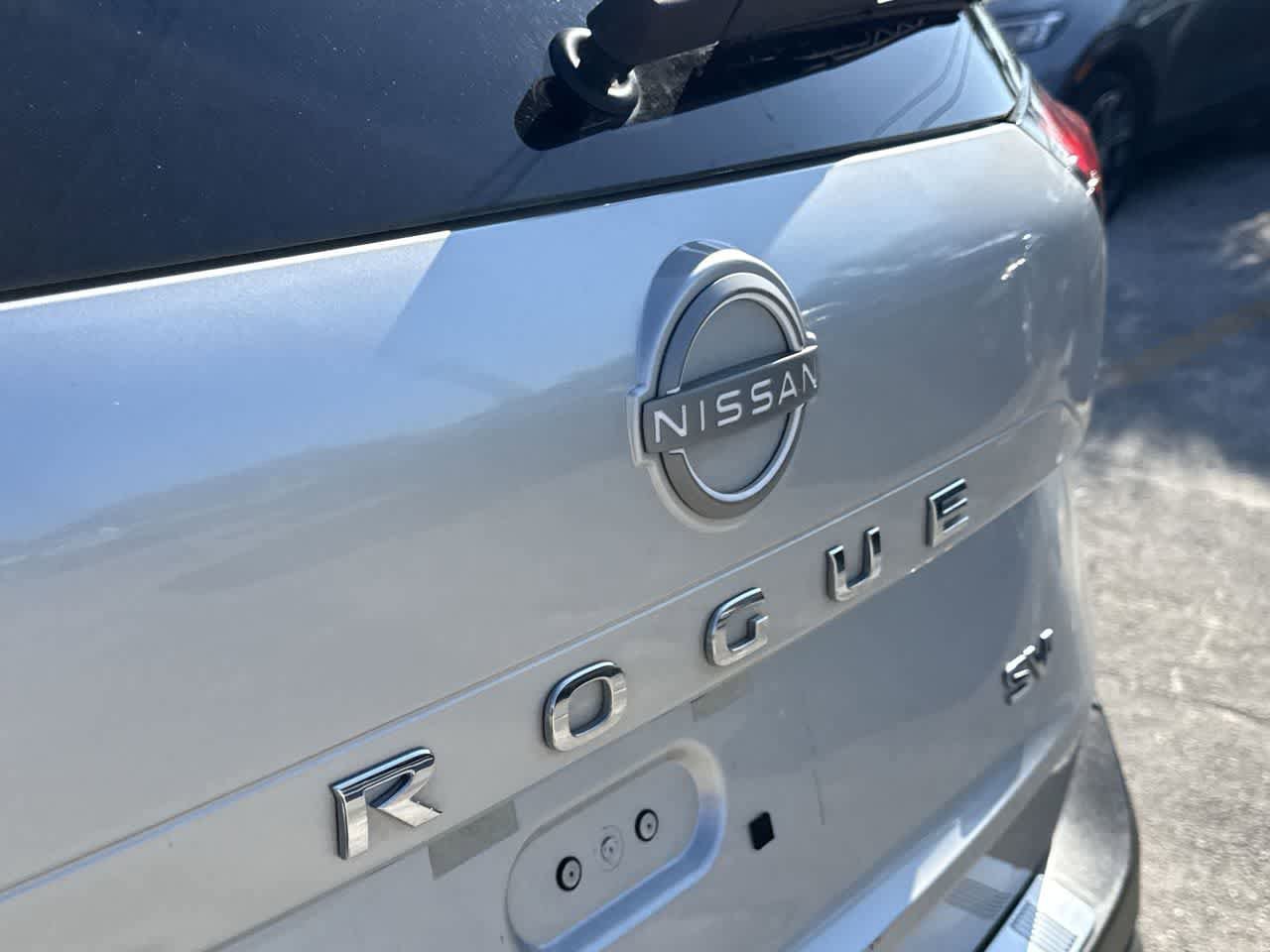 Used 2023 Nissan Rogue SV FWD image 10