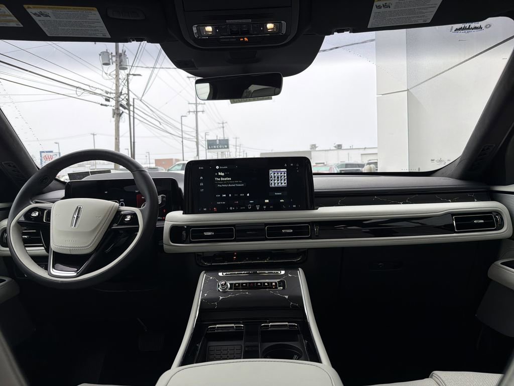 New 2025 Lincoln Aviator Black Label image 10