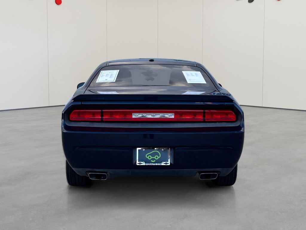 Used 2013 Dodge Challenger SXT RWD image 4