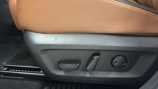 Used 2024 Nissan Rogue Platinum w/ Platinum Premium Package AWD/4WD image 15