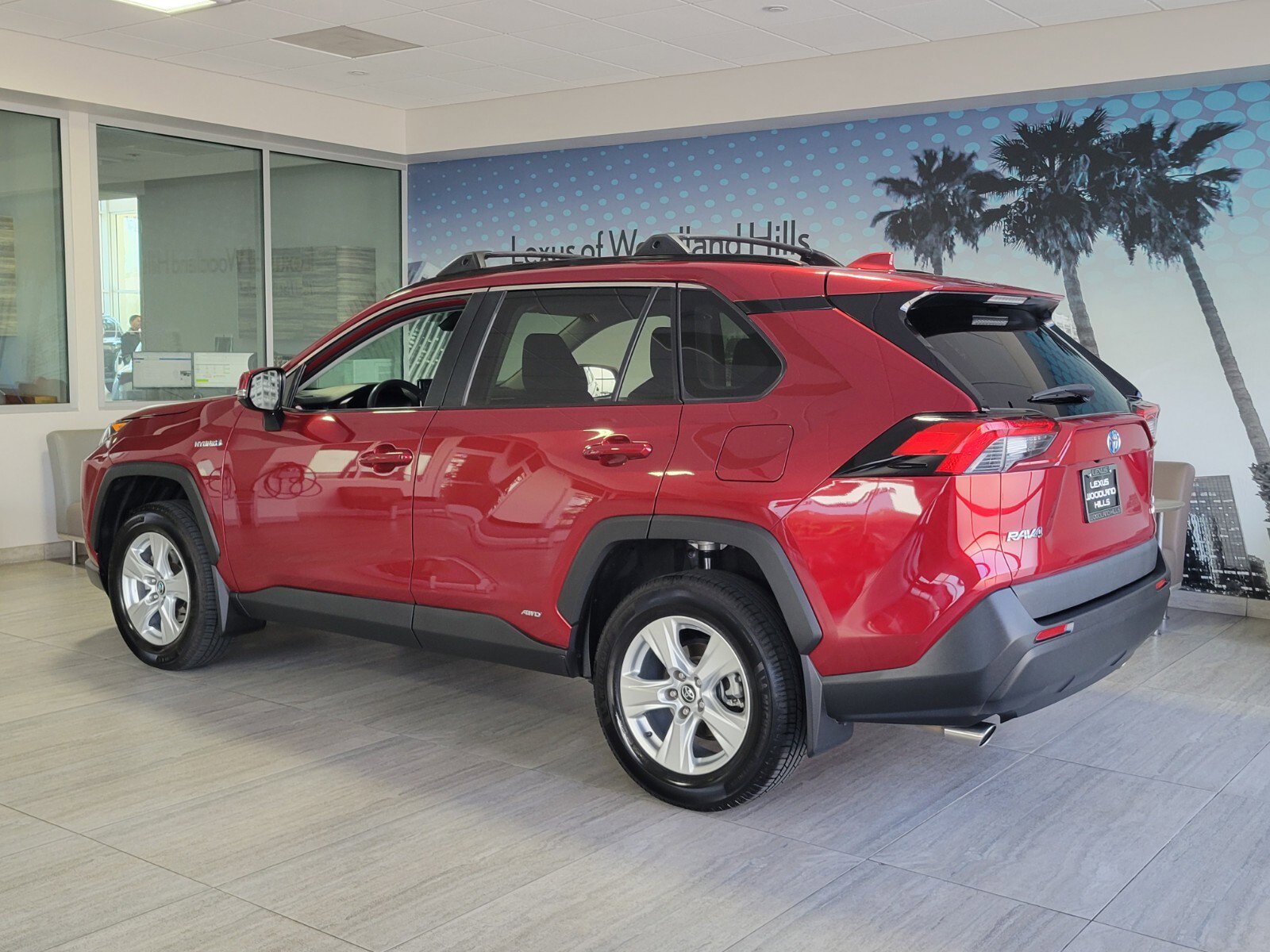 Used 2020 Toyota RAV4 XLE w/ XLE Grade Weather Package image 3