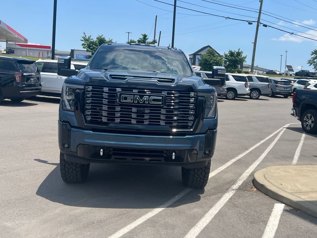 Used 2025 GMC Sierra 2500 Denali Ultimate AWD/4WD image 3