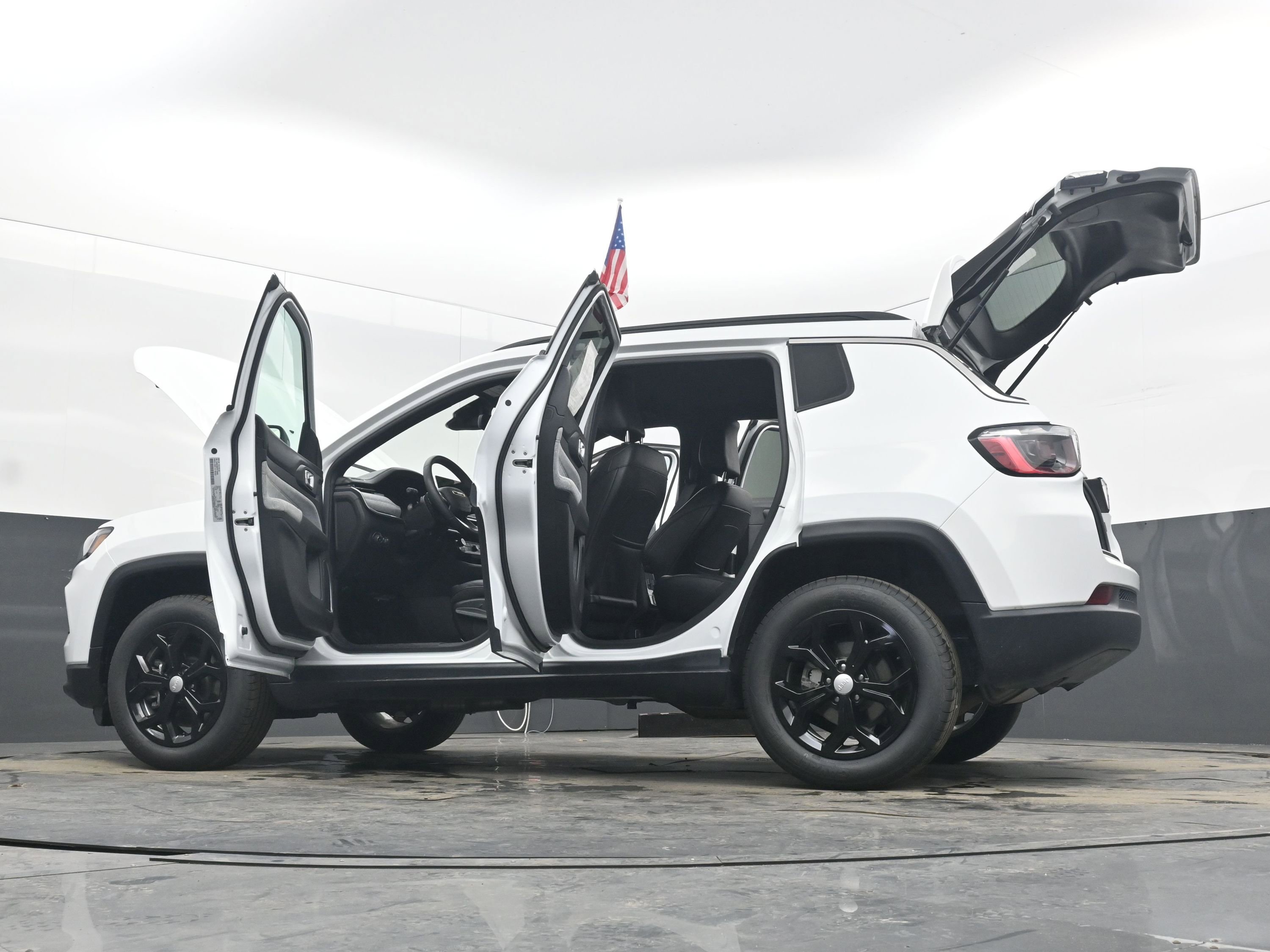 Used 2024 Jeep Compass Latitude image 43