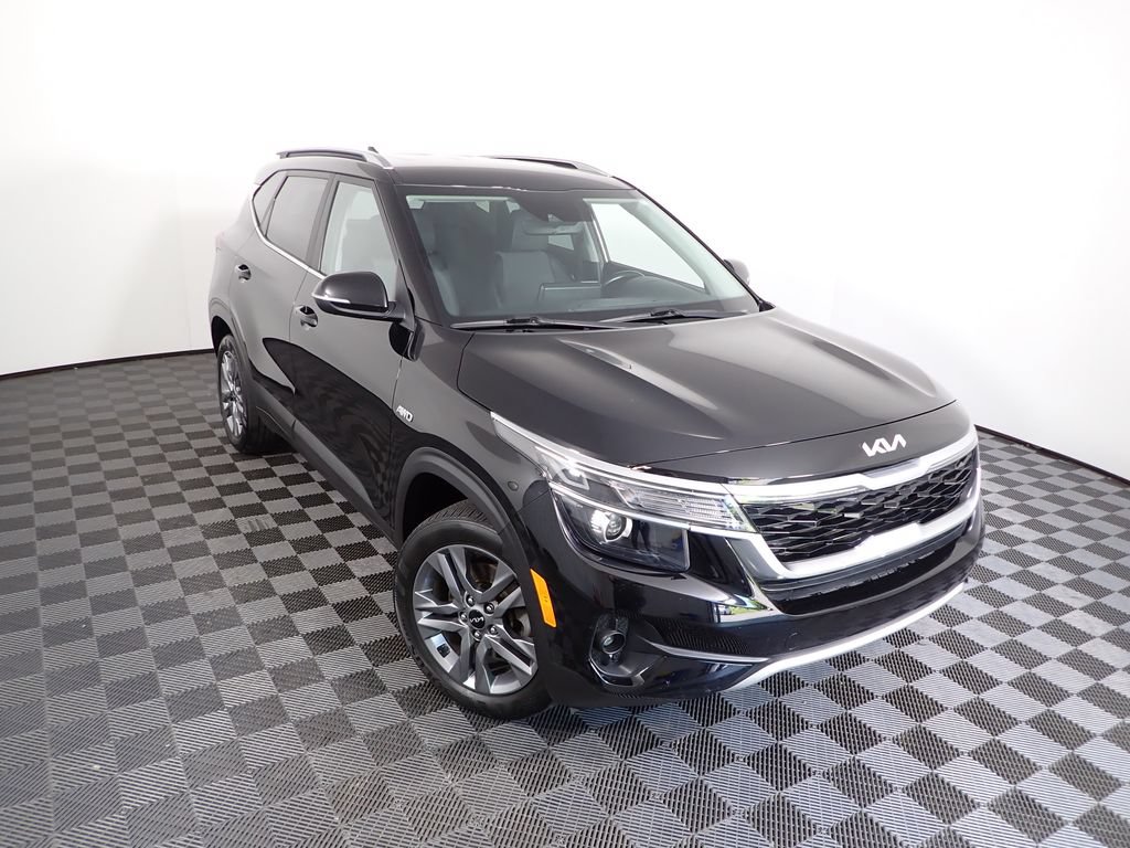 Used 2023 Kia Seltos S AWD/4WD image 7