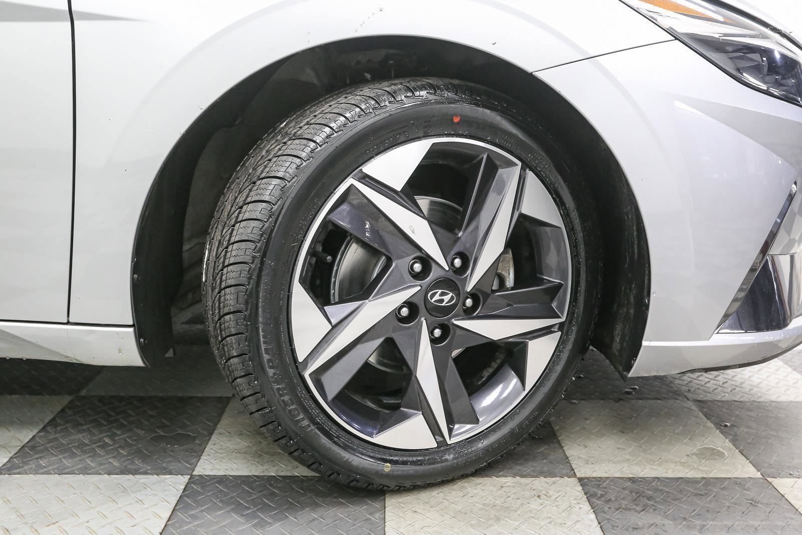 Used 2023 Hyundai Elantra Limited FWD image 13