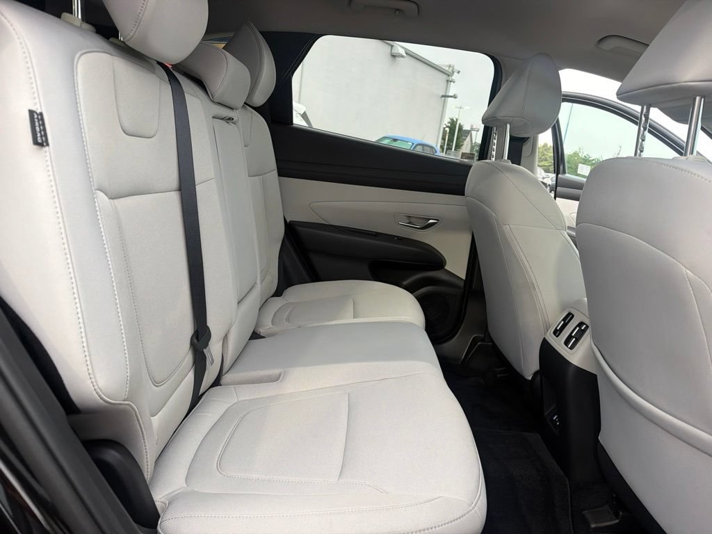 Used 2025 Hyundai Tucson SEL FWD image 45