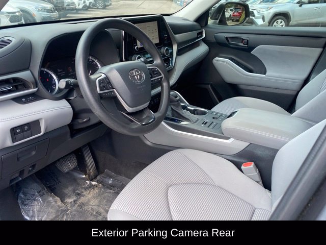 Used 2023 Toyota Highlander L AWD/4WD image 8