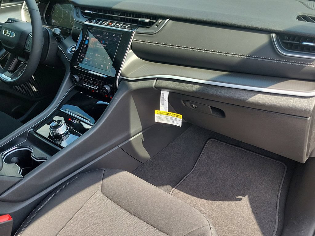 New 2026 Jeep Grand Cherokee Laredo X RWD image 40