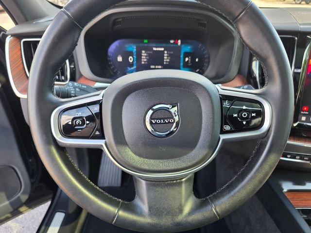 Used 2025 Volvo XC60 B5 Plus AWD/4WD image 33