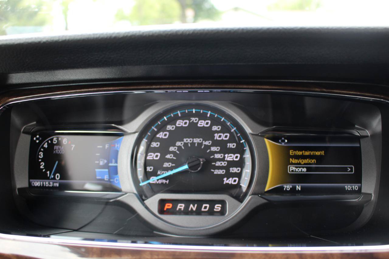 Used 2019 Ford Taurus Limited FWD image 22