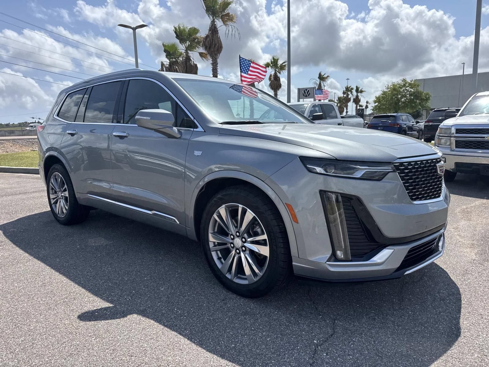 Used 2024 Cadillac XT6 Premium Luxury FWD image 3