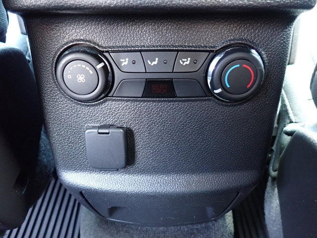 Used 2015 Ford Explorer XLT w/ Equipment Group 201B AWD/4WD image 18