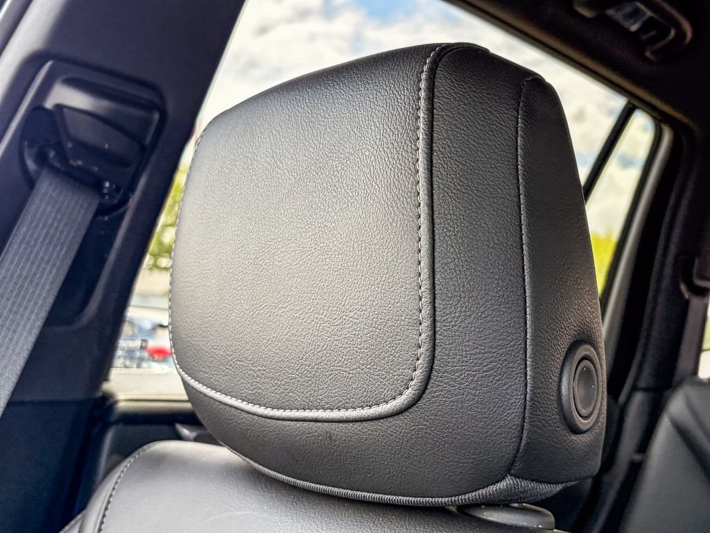 Certified 2025 Cadillac XT6 Luxury FWD image 50