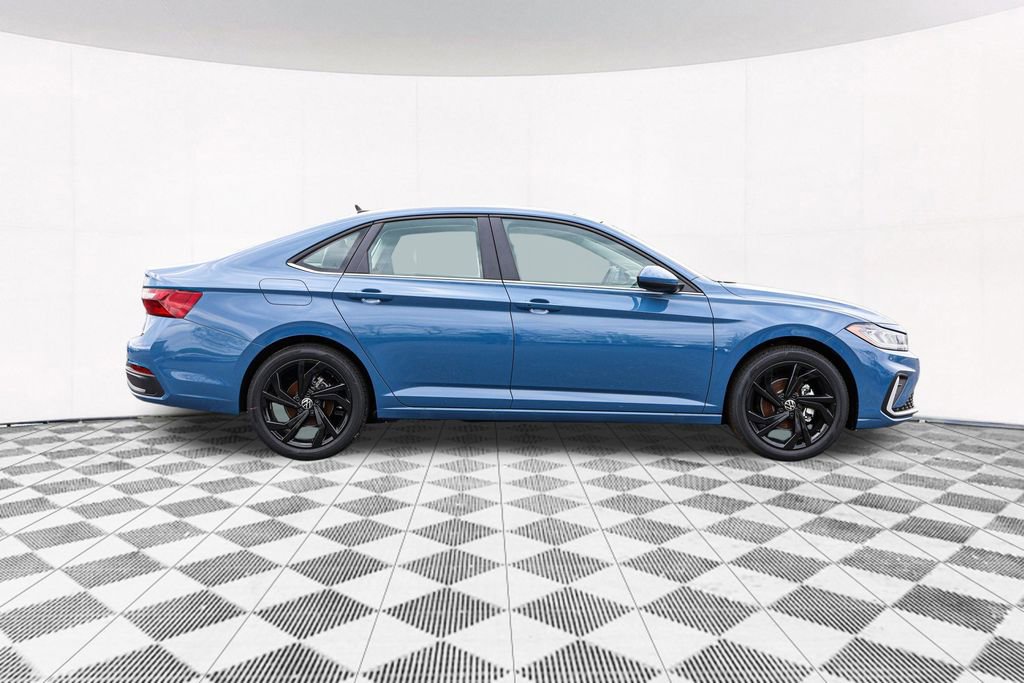 New 2026 Volkswagen Jetta SE FWD image 15