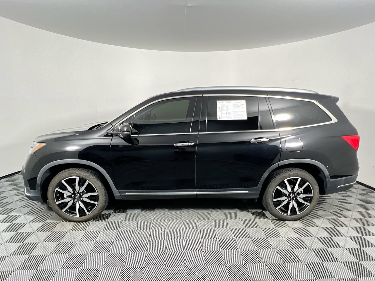 Used 2019 Honda Pilot Elite image 6