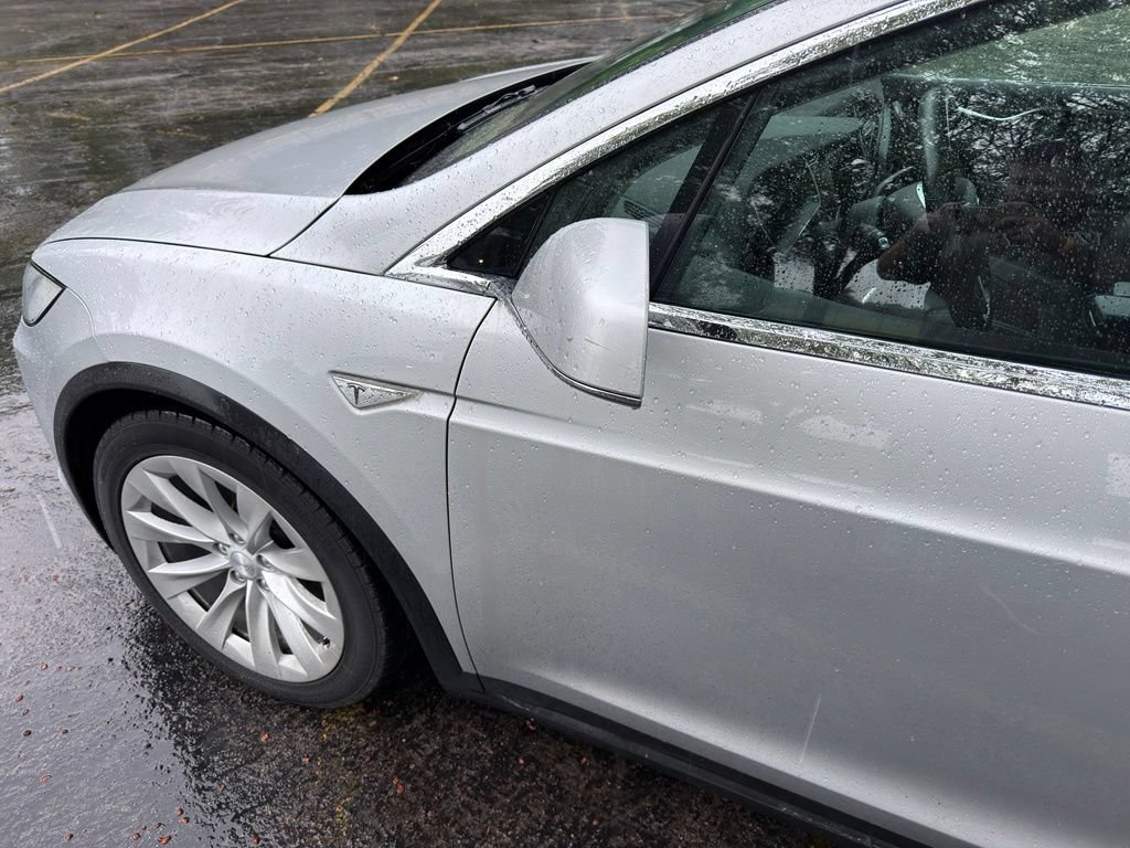Used 2016 Tesla Model X 75D AWD/4WD image 11