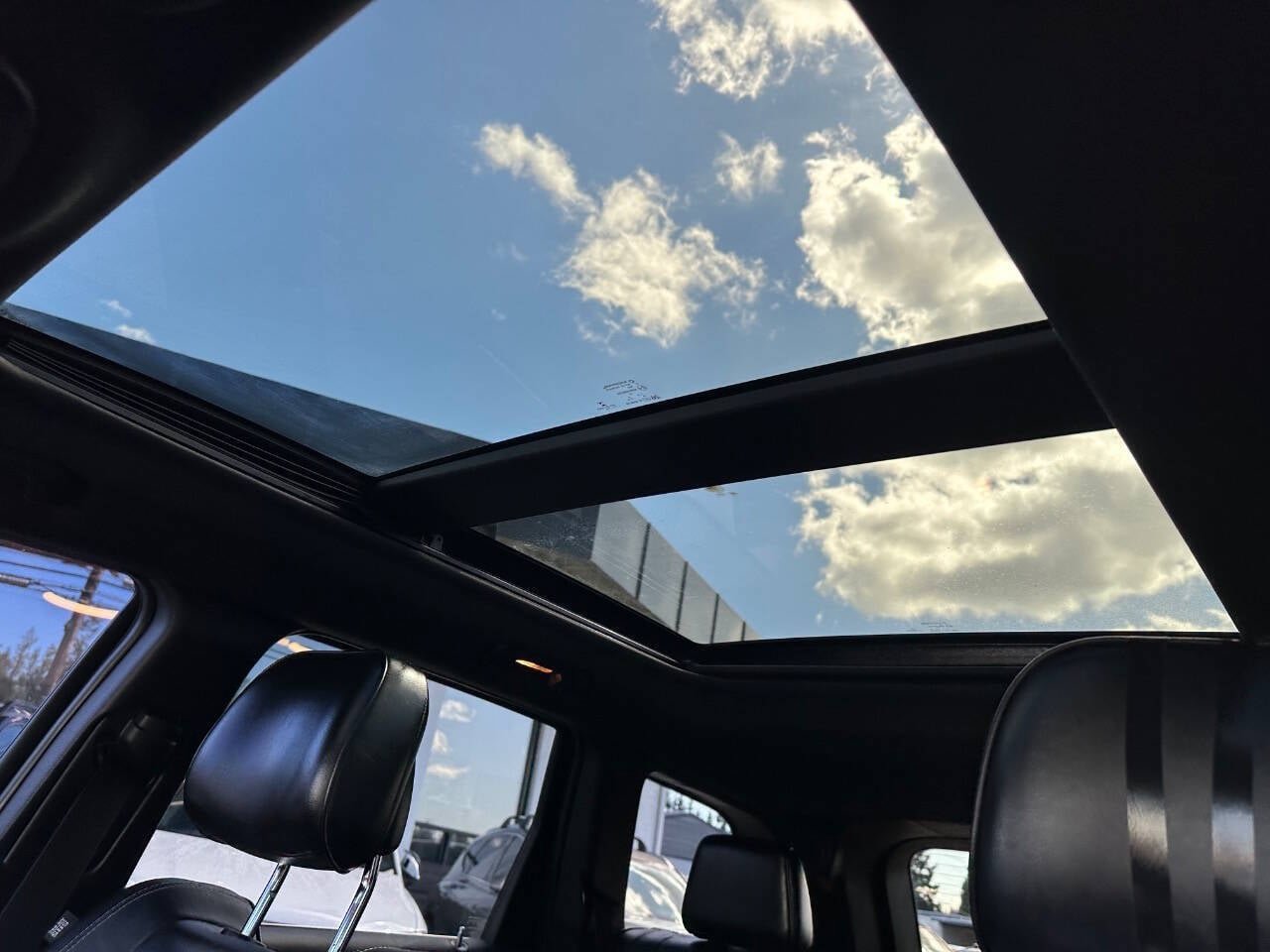 Used 2014 Jeep Grand Cherokee Overland image 41