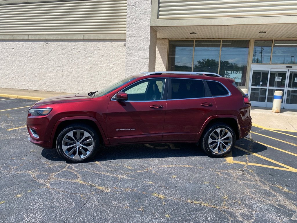 Used 2019 Jeep Cherokee Overland w/ Technology Group image 2