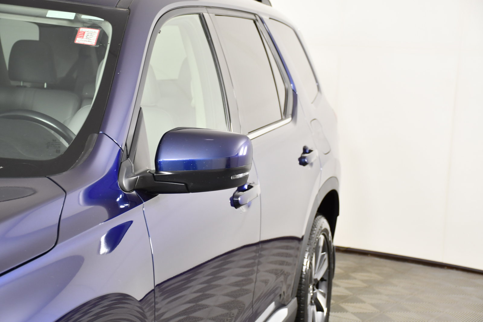 Used 2025 Honda Pilot Touring image 13
