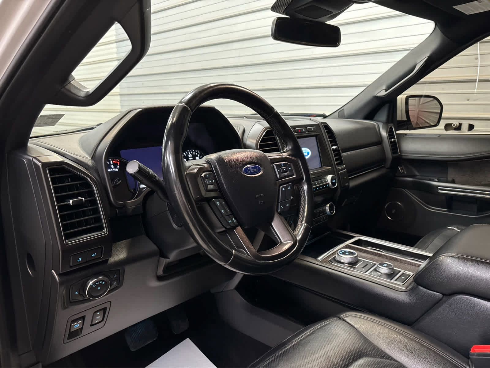 Used 2021 Ford Expedition Limited AWD/4WD image 12