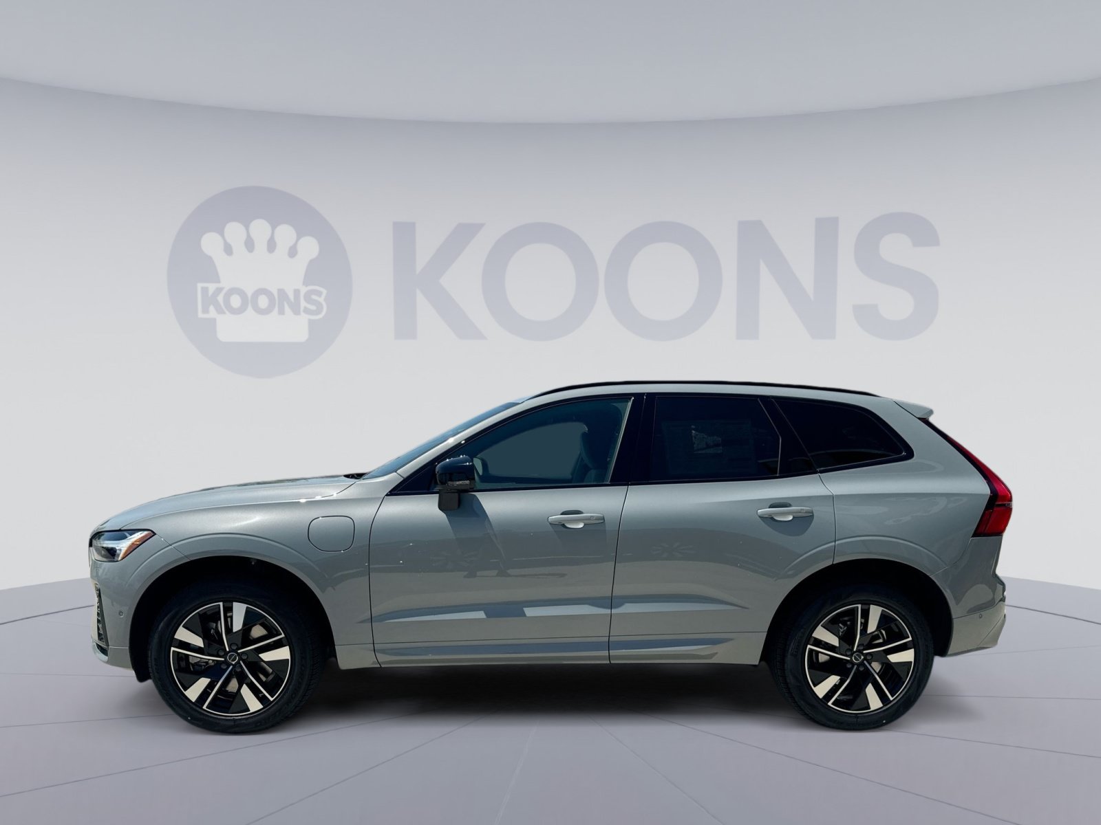 New 2026 Volvo XC60 T8 Plus w/ Protection Package Premier AWD/4WD image 2