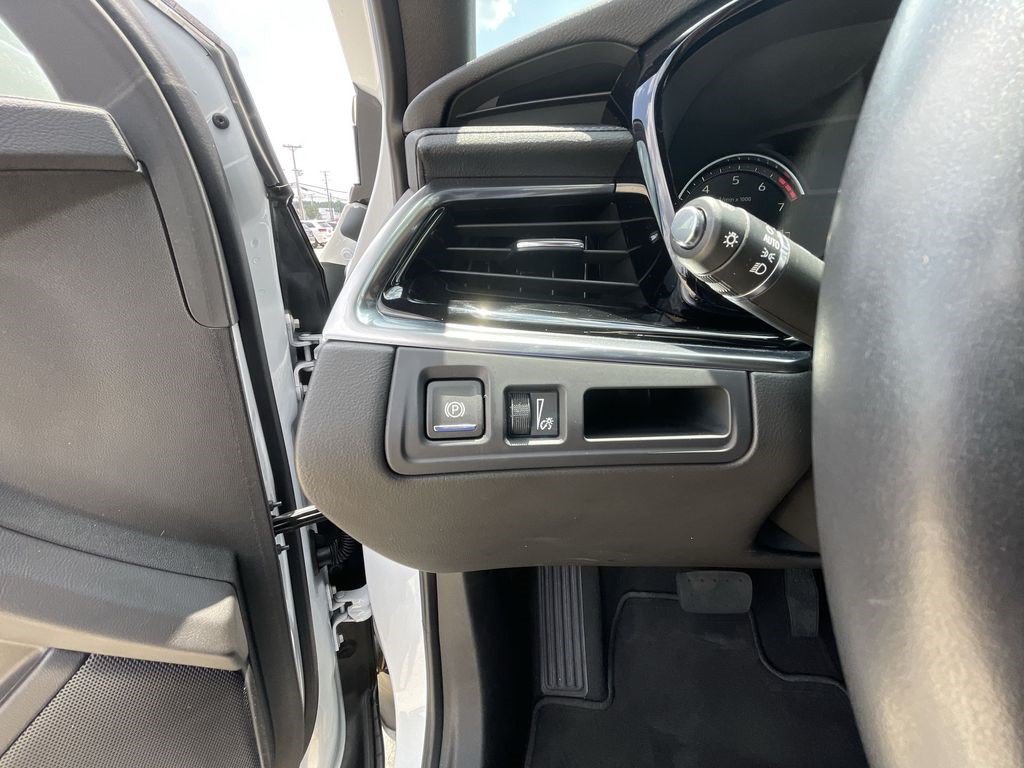 Certified 2024 Cadillac XT6 Luxury FWD image 17