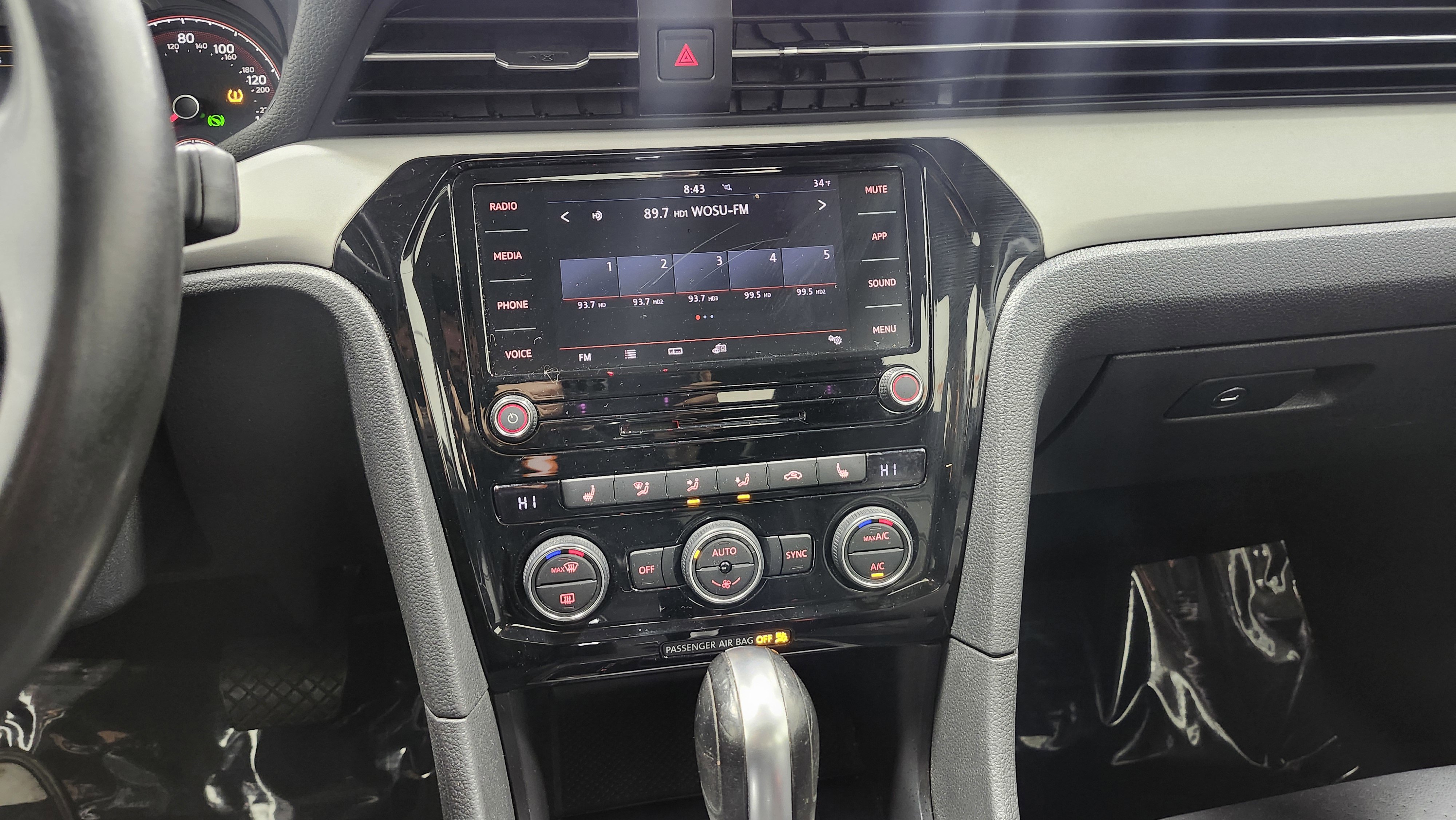 Used 2021 Volkswagen Passat 2.0T SE image 29