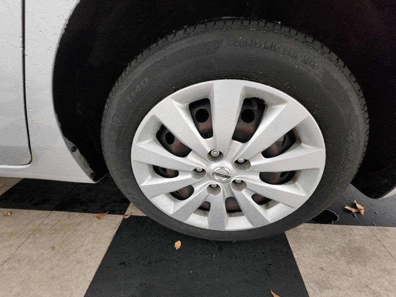 Used 2018 Nissan Sentra S image 37