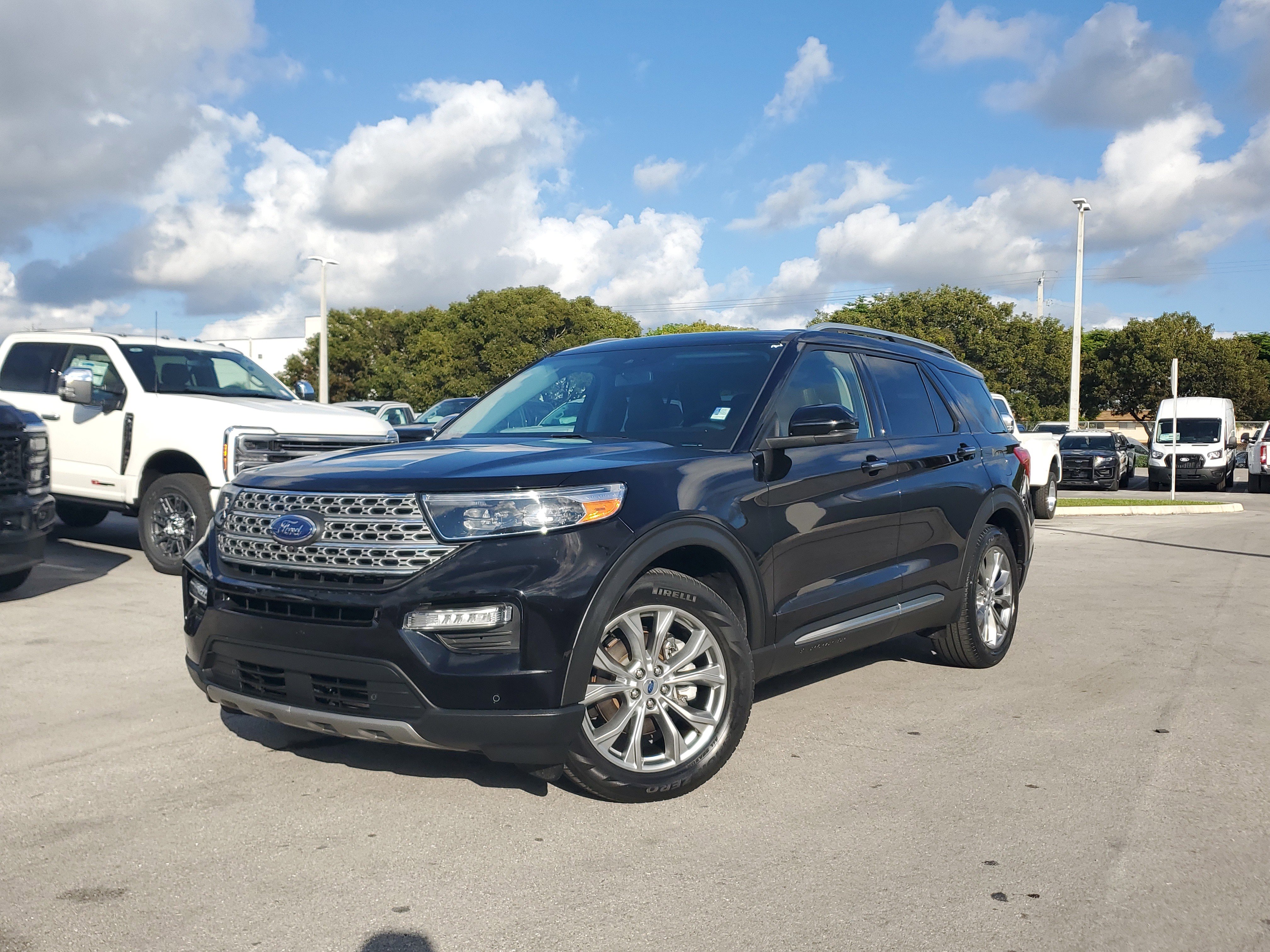 Used 2022 Ford Explorer Limited w/ Equipment Group 301A image 1