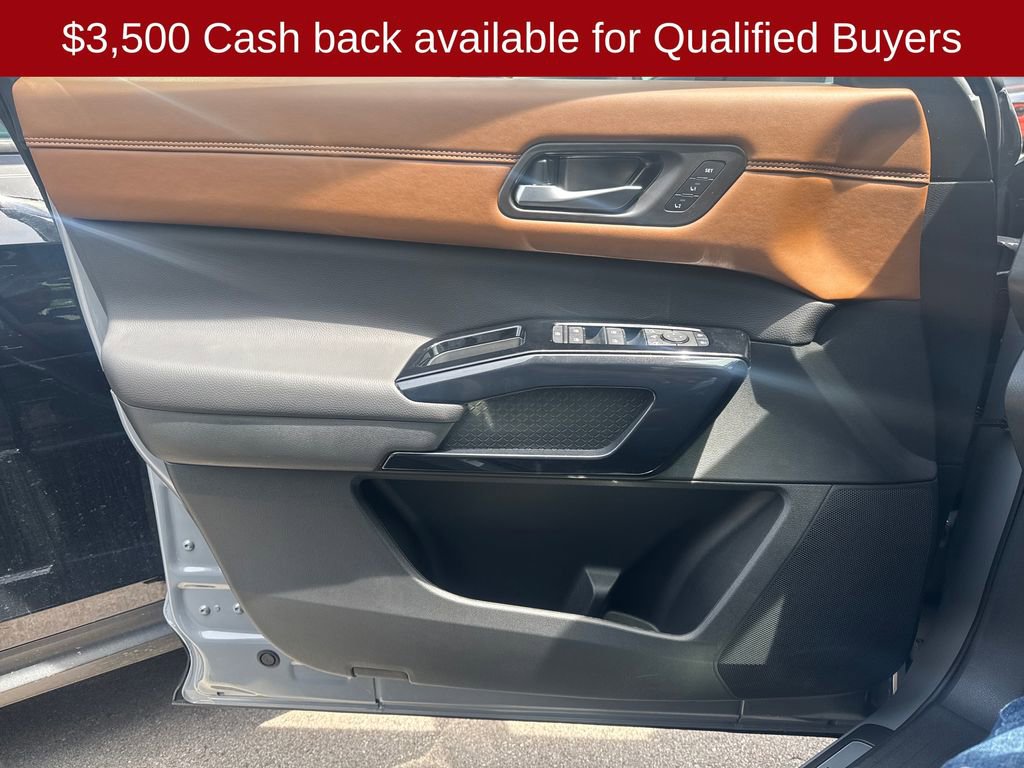 New 2026 Nissan Pathfinder Platinum AWD/4WD image 11