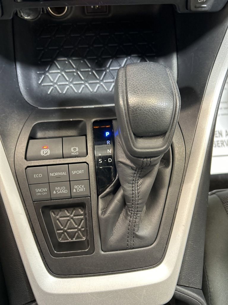 Used 2024 Toyota RAV4 LE image 29