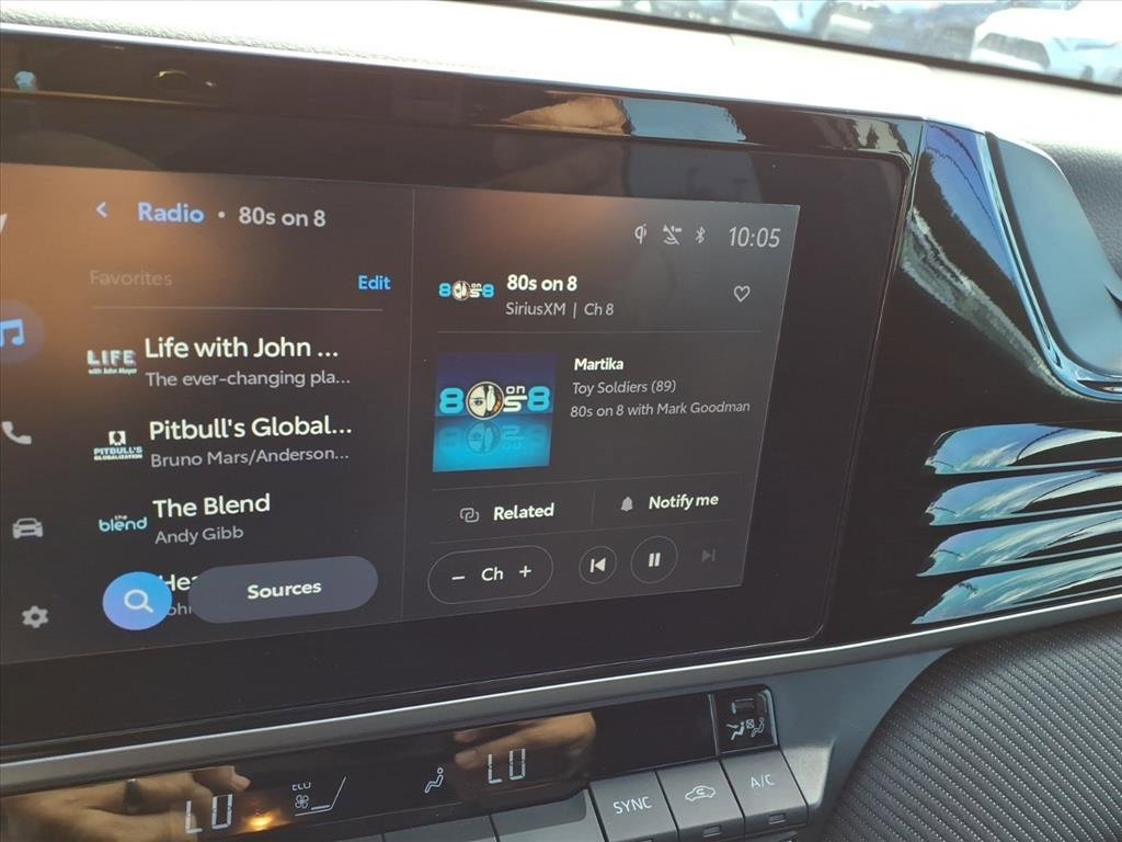 Used 2025 Toyota Camry SE w/ Convenience Package image 41