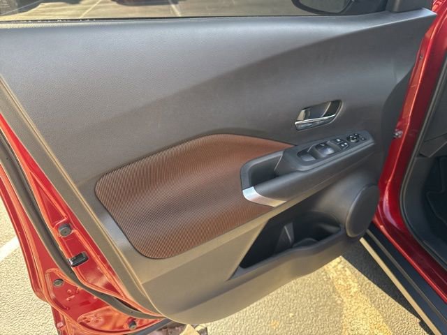Used 2023 Nissan Kicks SR image 13
