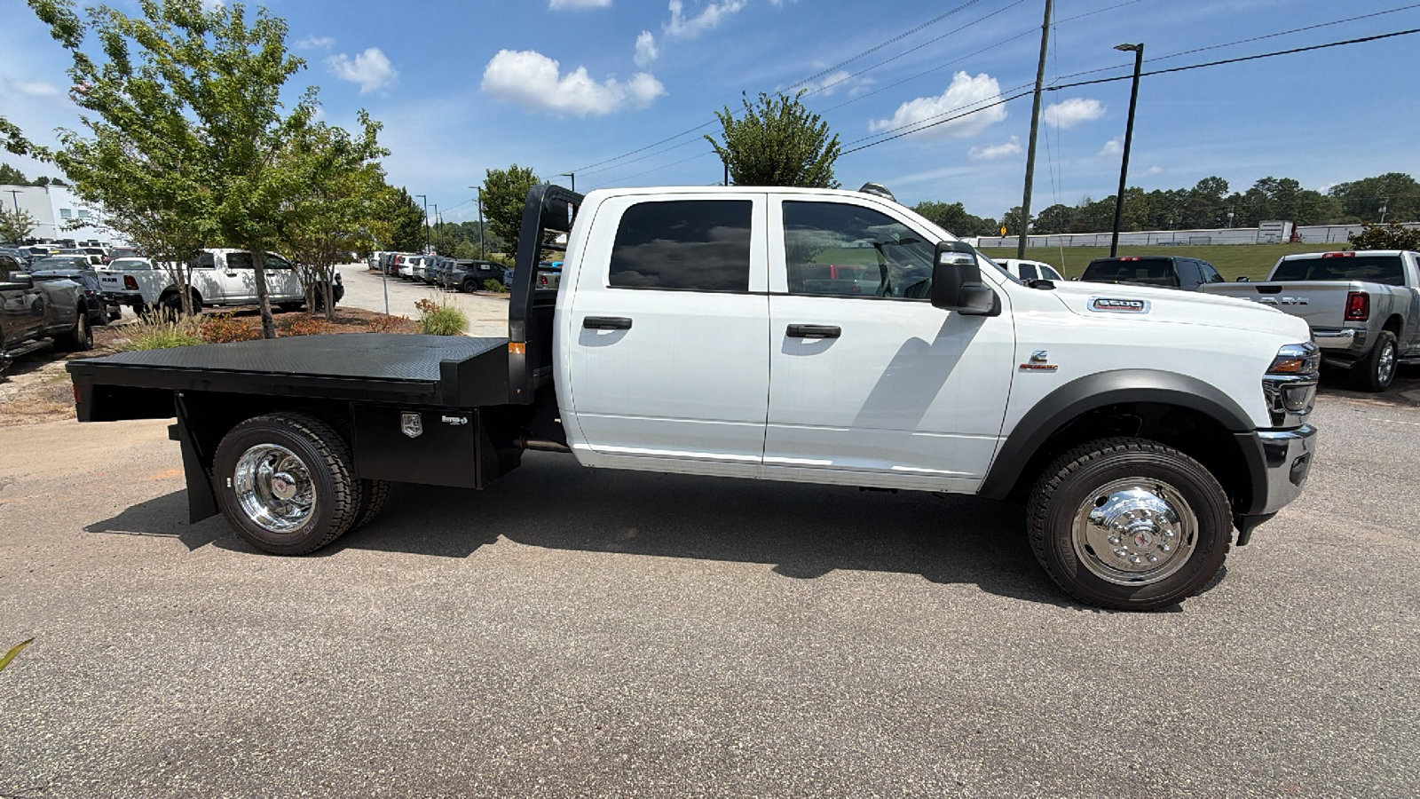 New 2026 RAM 5500 Tradesman w/ Chrome Appearance Group AWD/4WD image 7