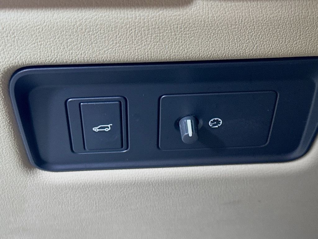 Used 2021 Land Rover Range Rover Westminster Edition image 22