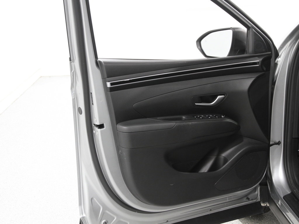 Certified 2023 Hyundai Tucson SE image 4