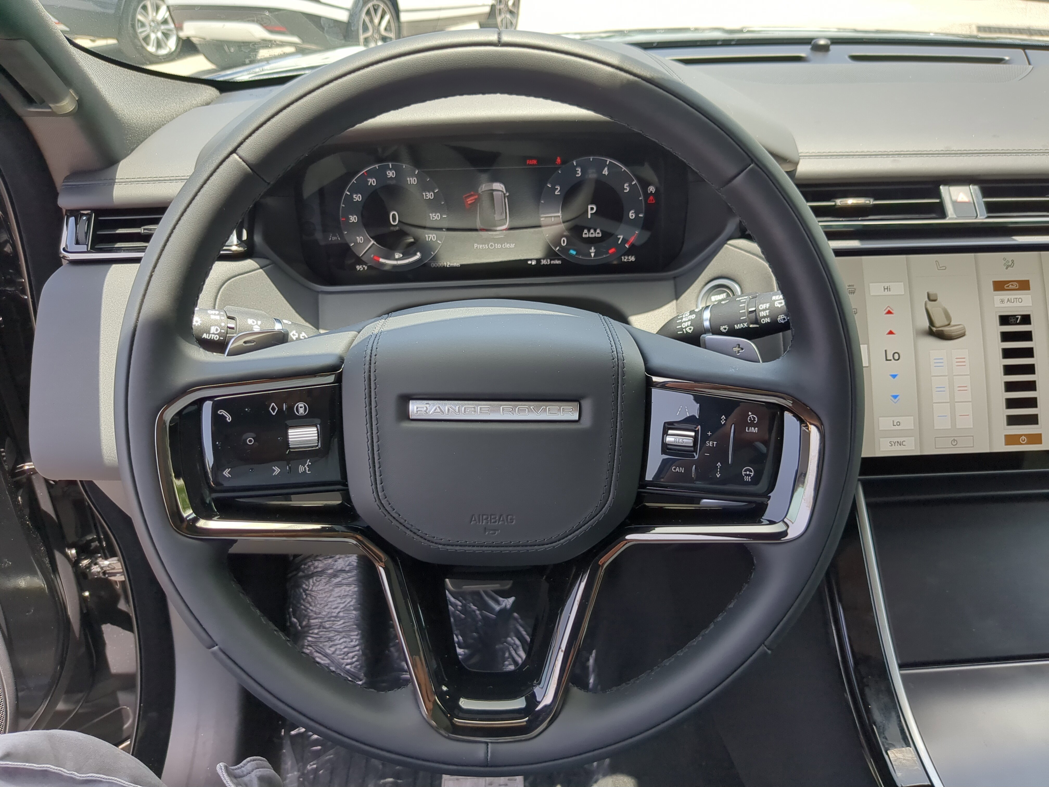 New 2026 Land Rover Range Rover Velar Dynamic SE image 29