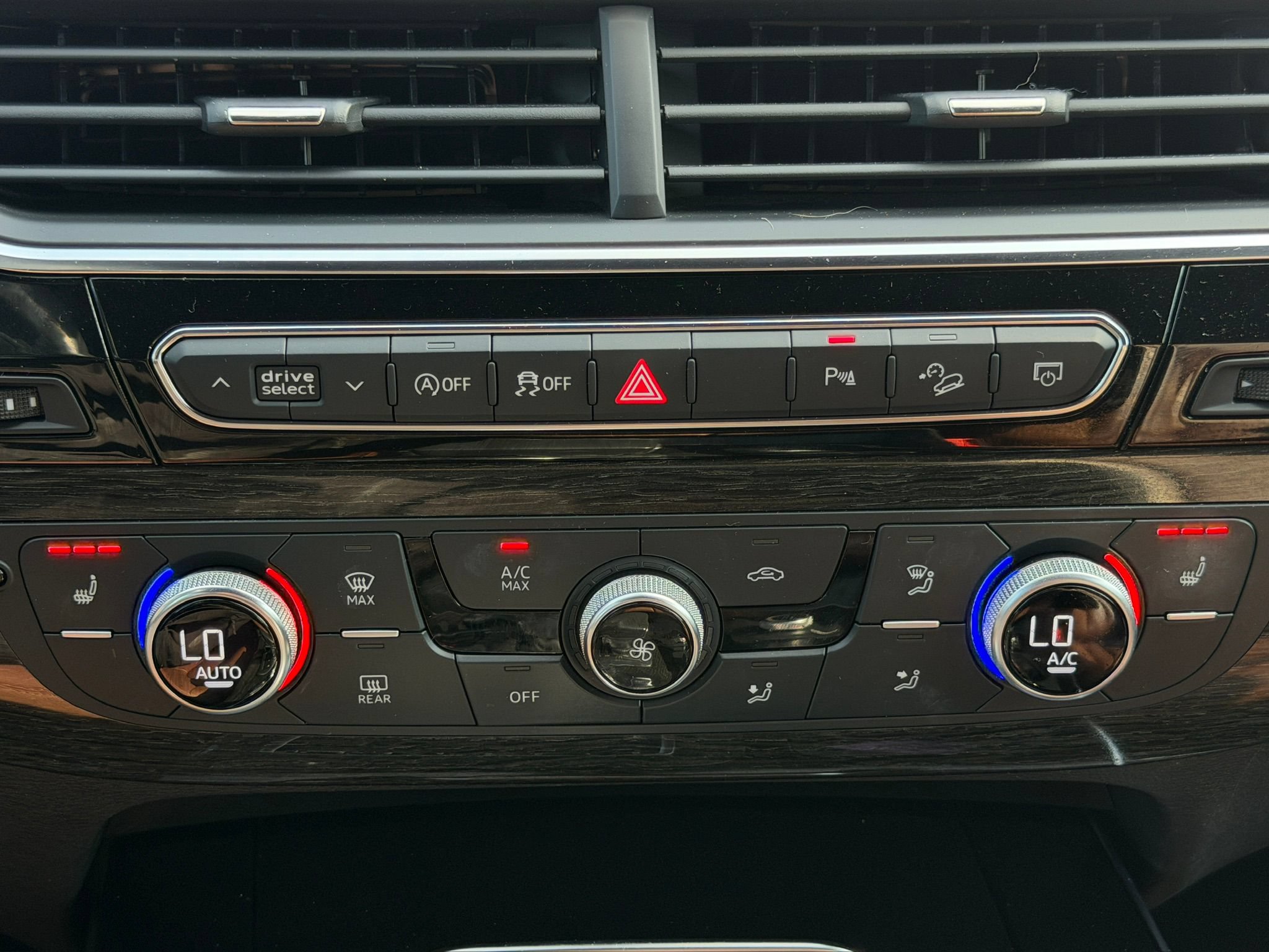 Used 2019 Audi Q7 3.0T Premium w/ Convenience Package AWD/4WD image 40