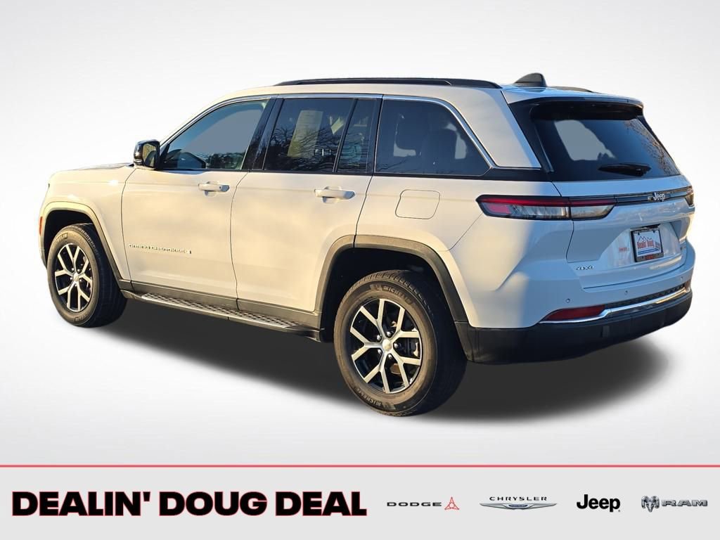 Used 2025 Jeep Grand Cherokee Limited w/ Trailer Tow Package image 3