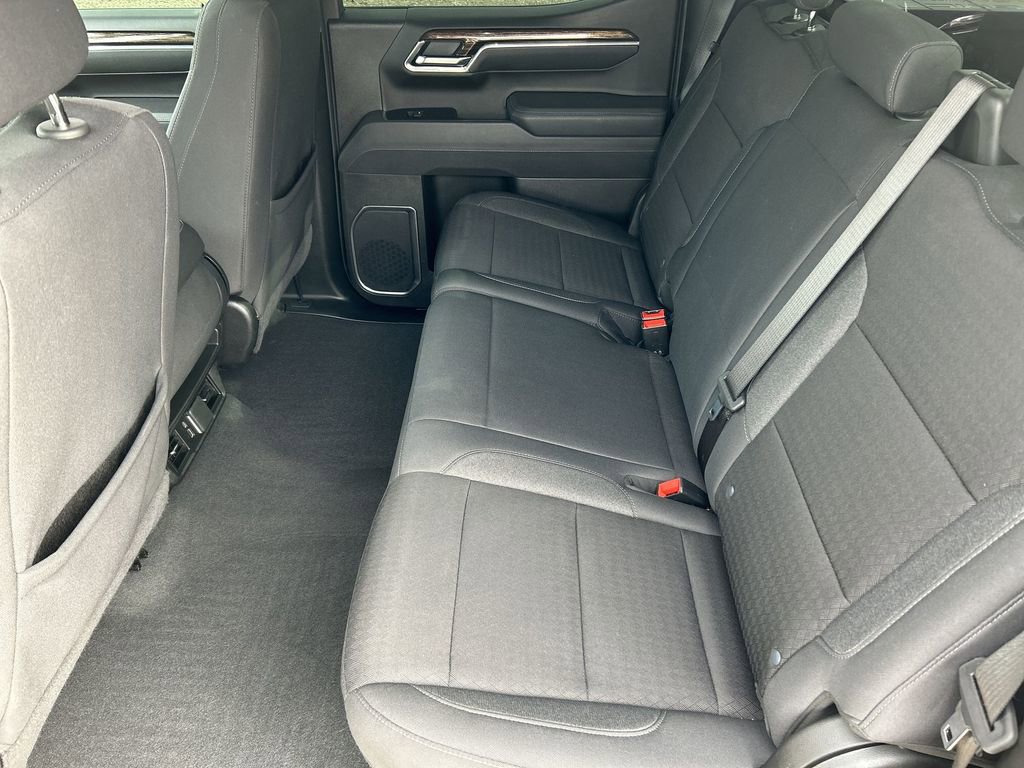 Used 2025 GMC Sierra 1500 SLE image 25