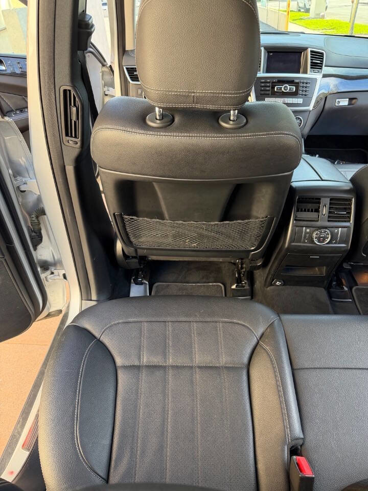 Used 2016 Mercedes-Benz GL 450 4MATIC w/ Premium I Package image 26