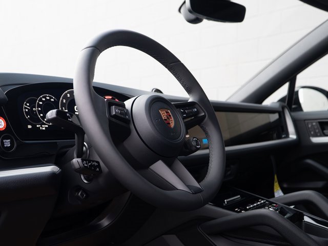 New 2026 Porsche Cayenne Coupe image 4