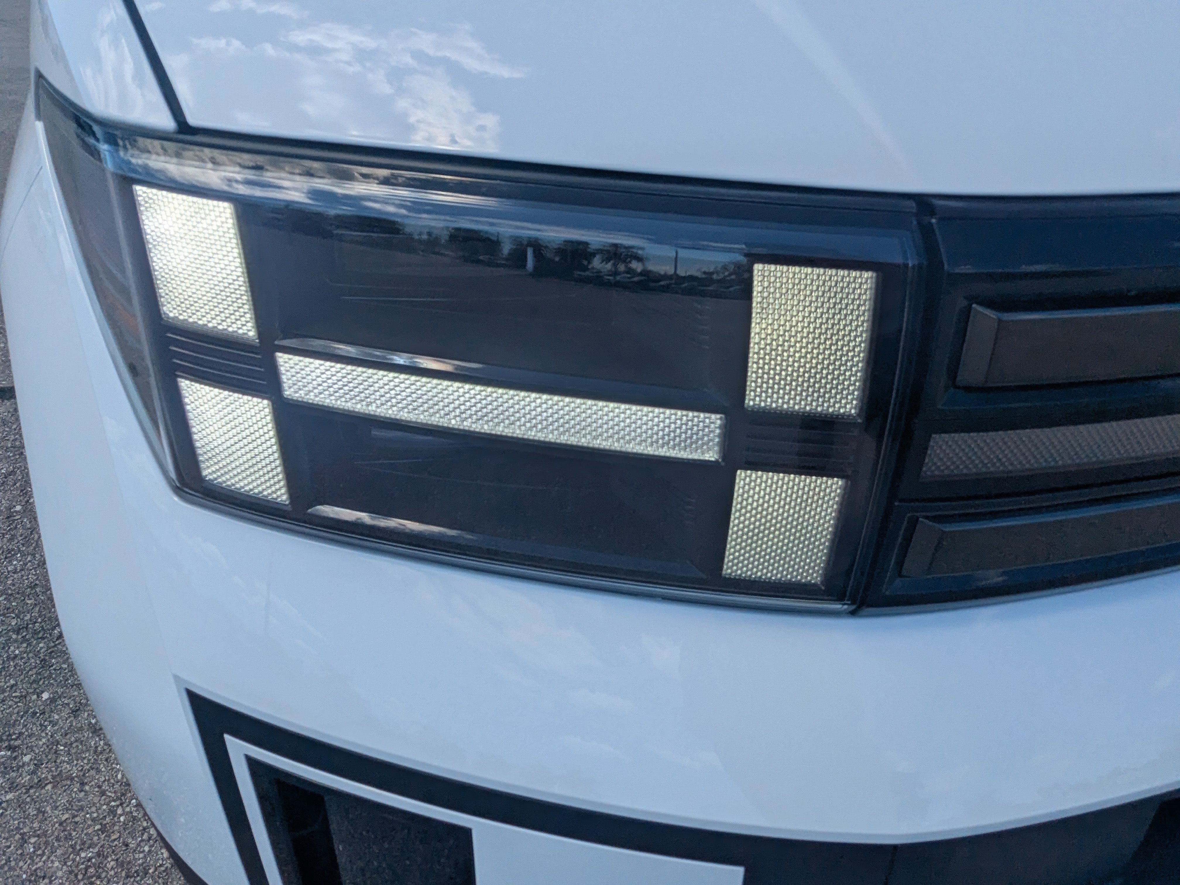 Used 2025 Hyundai Santa Fe Limited image 12