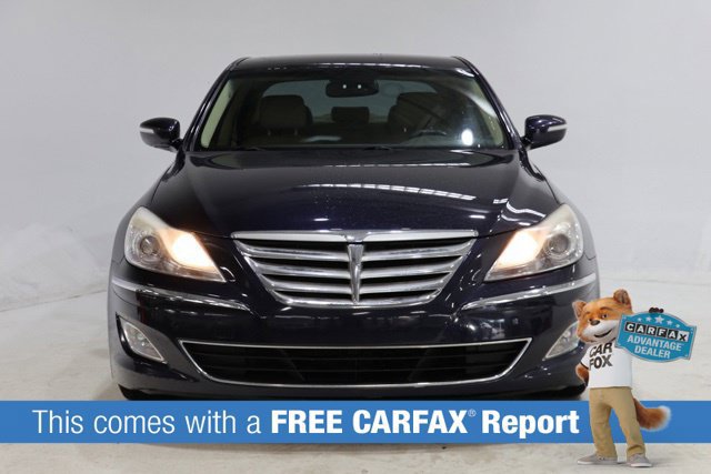 Used 2013 Hyundai Genesis 3.8 RWD image 2