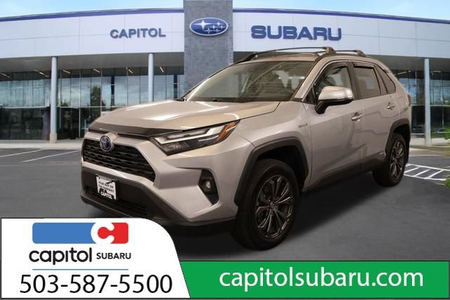 Used 2022 Toyota RAV4 XLE Premium AWD/4WD image 7