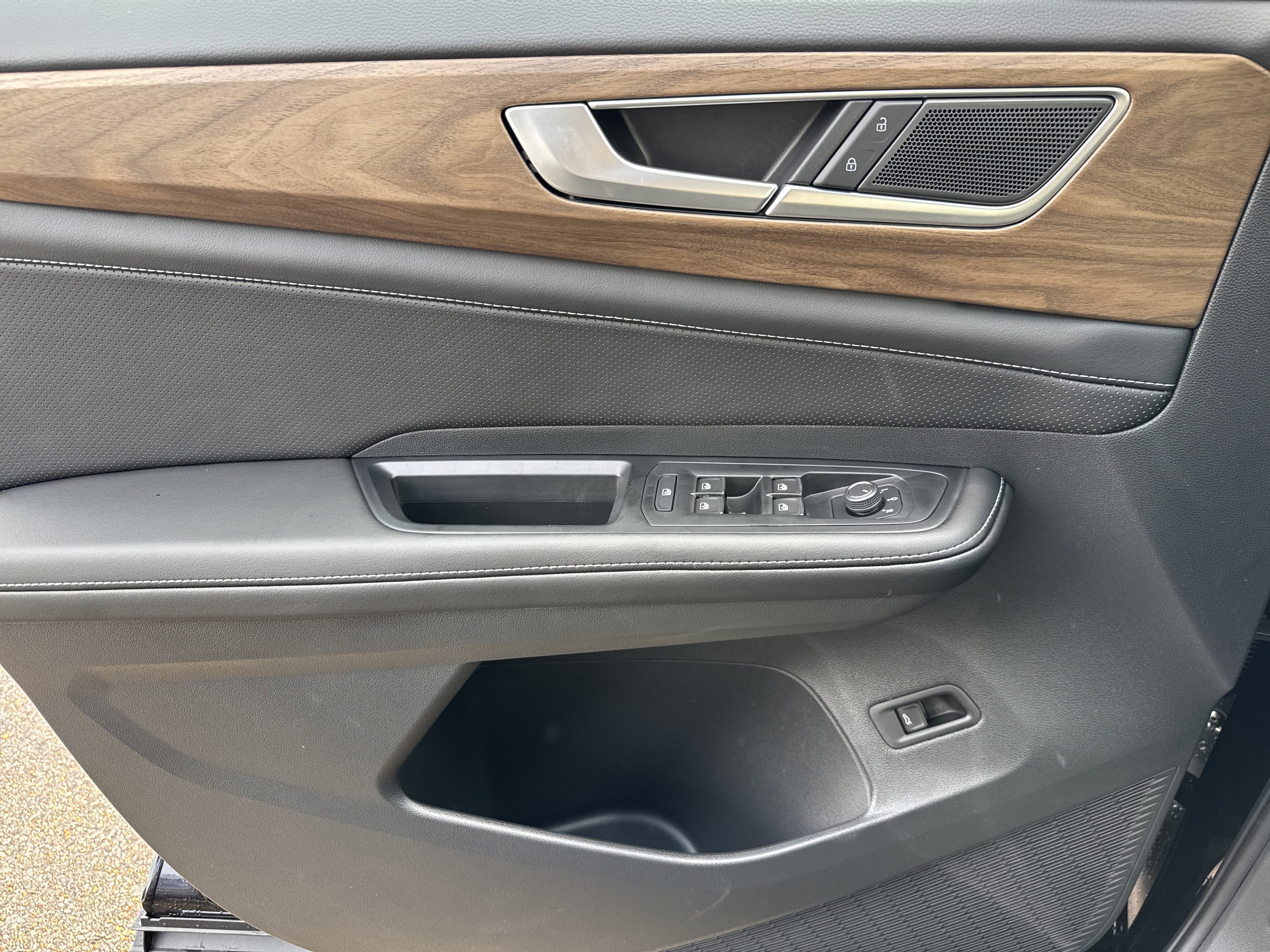 New 2026 Volkswagen Atlas SE image 8